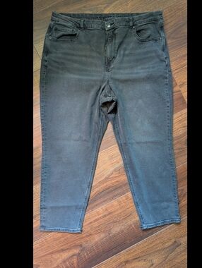 American Eagle Outfitters Women's Curvy Mom Jean